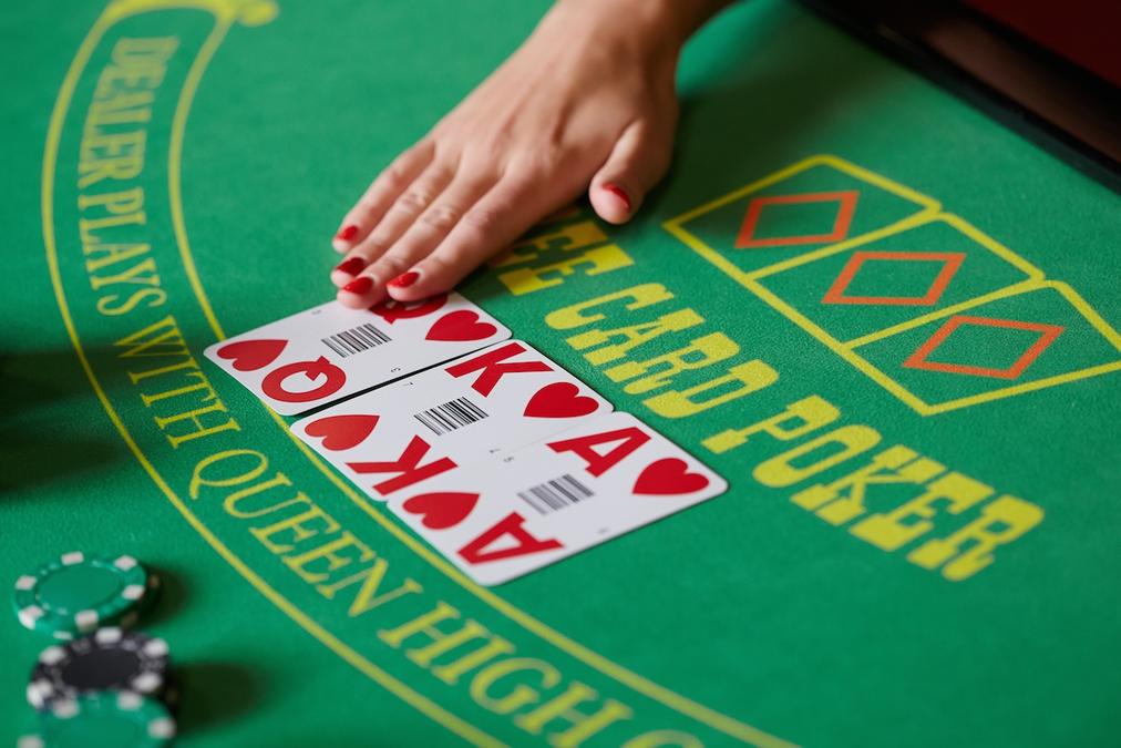 3 card poker evolution gaming